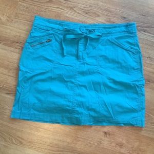 White stag teal size 10 skort